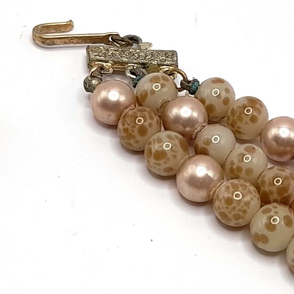 Vintage 1950s Coro Beige Beads Chess Crystal Three Strand Necklace - Picture 10 of 12
